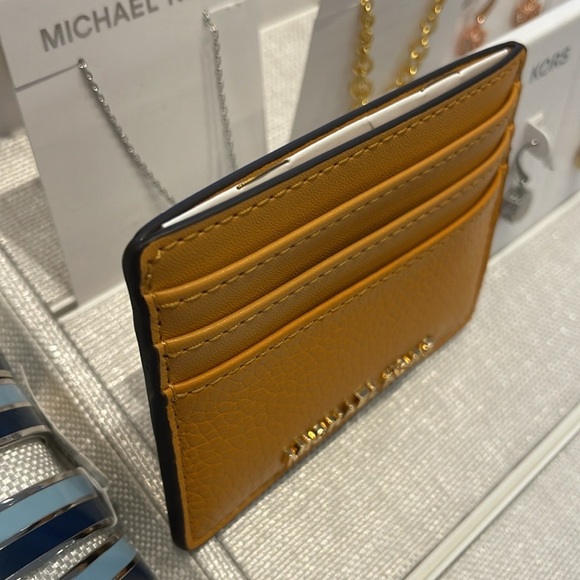MICHAEL KORS
Large Pebbled Leather Card Holder Case
Cider
NWT - Picture 3 of 16